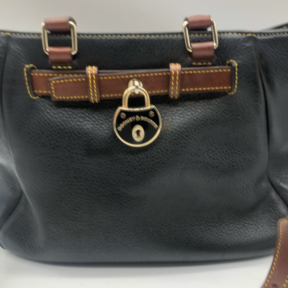 Dooney and Bourke purse - Picture 2 of 10